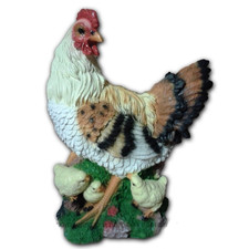 Садовая фигура "Курица с цыплятами в траве"