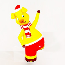 Новогодняя надувная фигура с машущей рукой "Свинка"