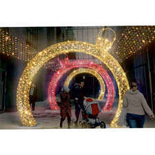 Светодиодная уличная арка "Рождественская композиция"