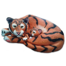Крышка для люка "Тигрица с тигренком"